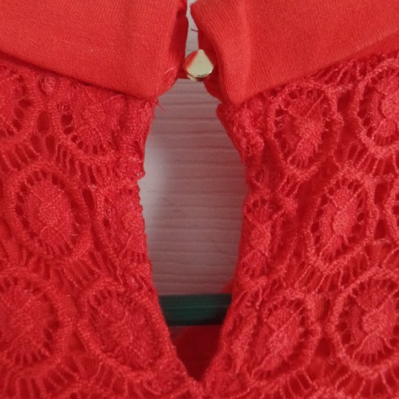 Sleeveless Lace Top, longer - Picture 2 of 4